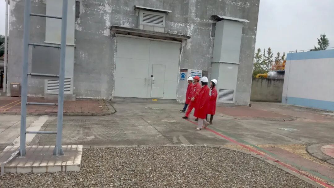 总经理对青白江增压站进行节前安全检查并表达慰问 新闻图片